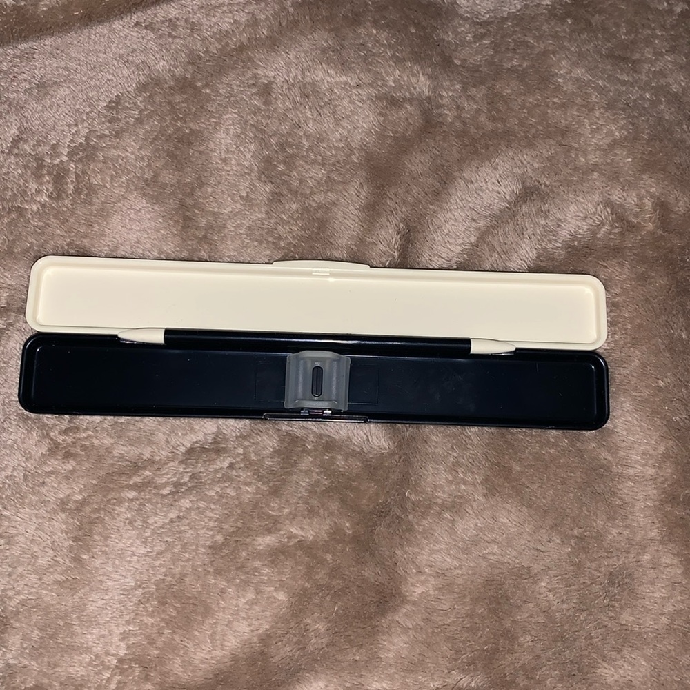 Snoopy chopstick holder with Charlie Brown - Picture 2 of 2